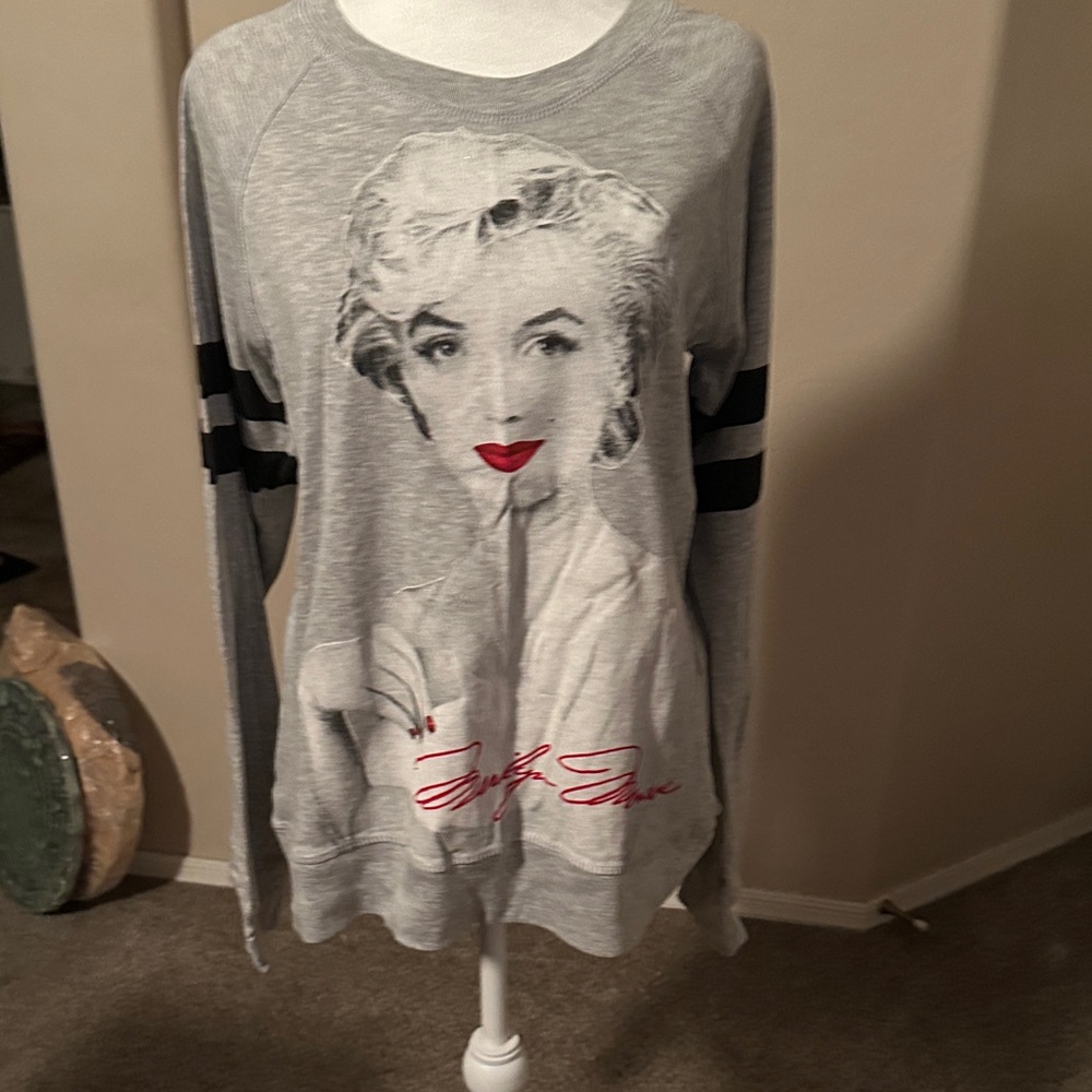 Marilyn Monroe Gray Graphic Women Top